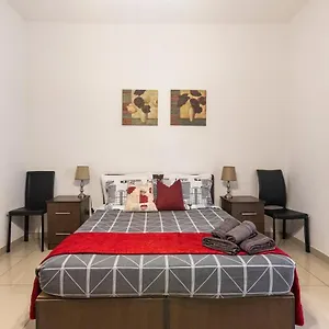 Superbly Located Cosy 2-bedroom Appartement
